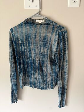 Moa Moa Blue Velvet Tie-Dye Long Sleeve Layering Top